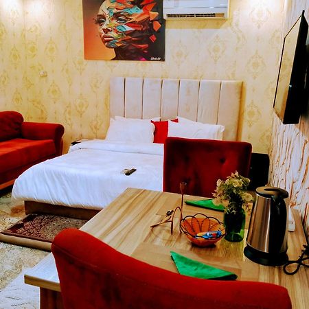 Hotel Nuit De Paris à Abuja Extérieur photo