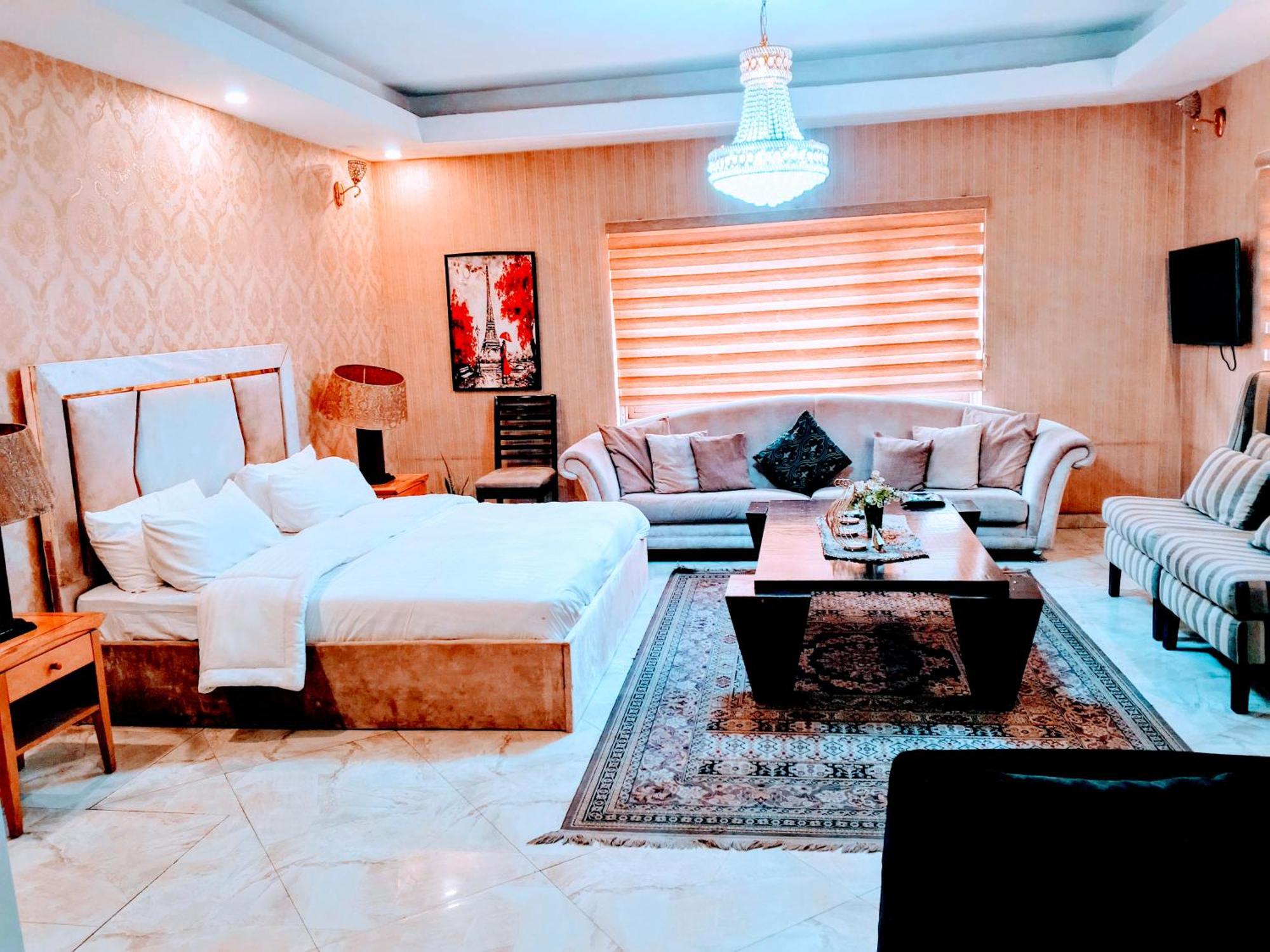 Hotel Nuit De Paris à Abuja Extérieur photo