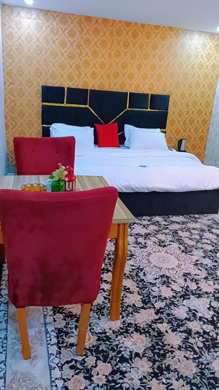Hotel Nuit De Paris à Abuja Extérieur photo