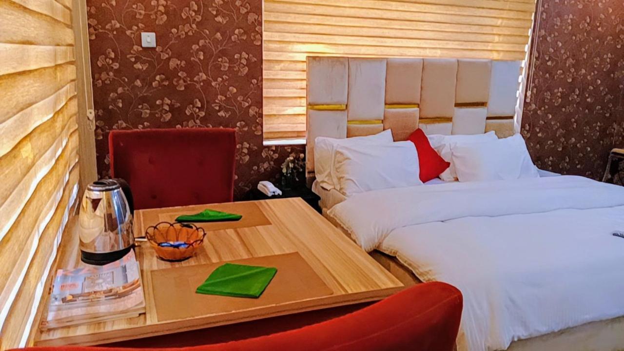 Hotel Nuit De Paris à Abuja Extérieur photo