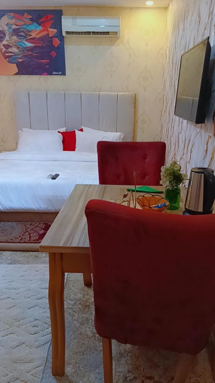 Hotel Nuit De Paris à Abuja Extérieur photo