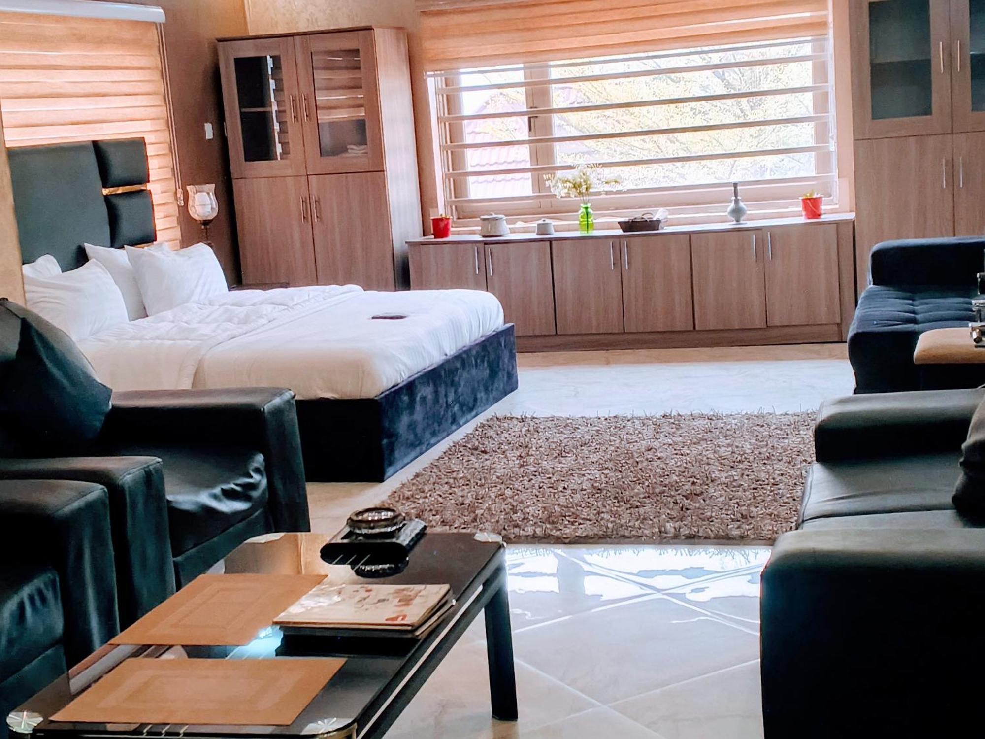 Hotel Nuit De Paris à Abuja Extérieur photo